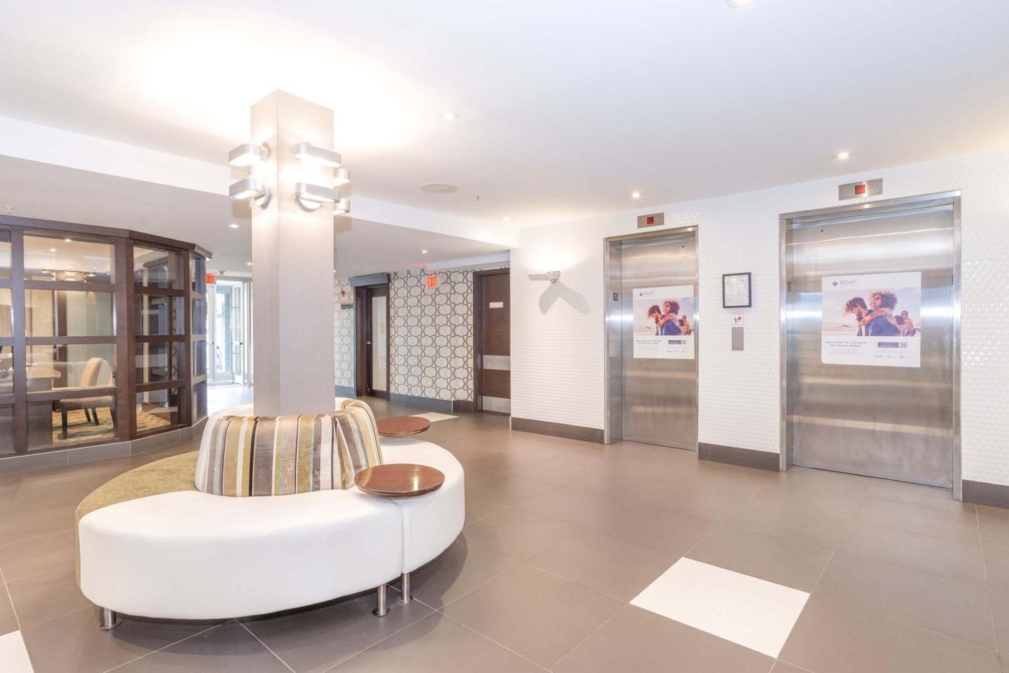 Sandman Hotel And Suites Abbotsford Exterior foto