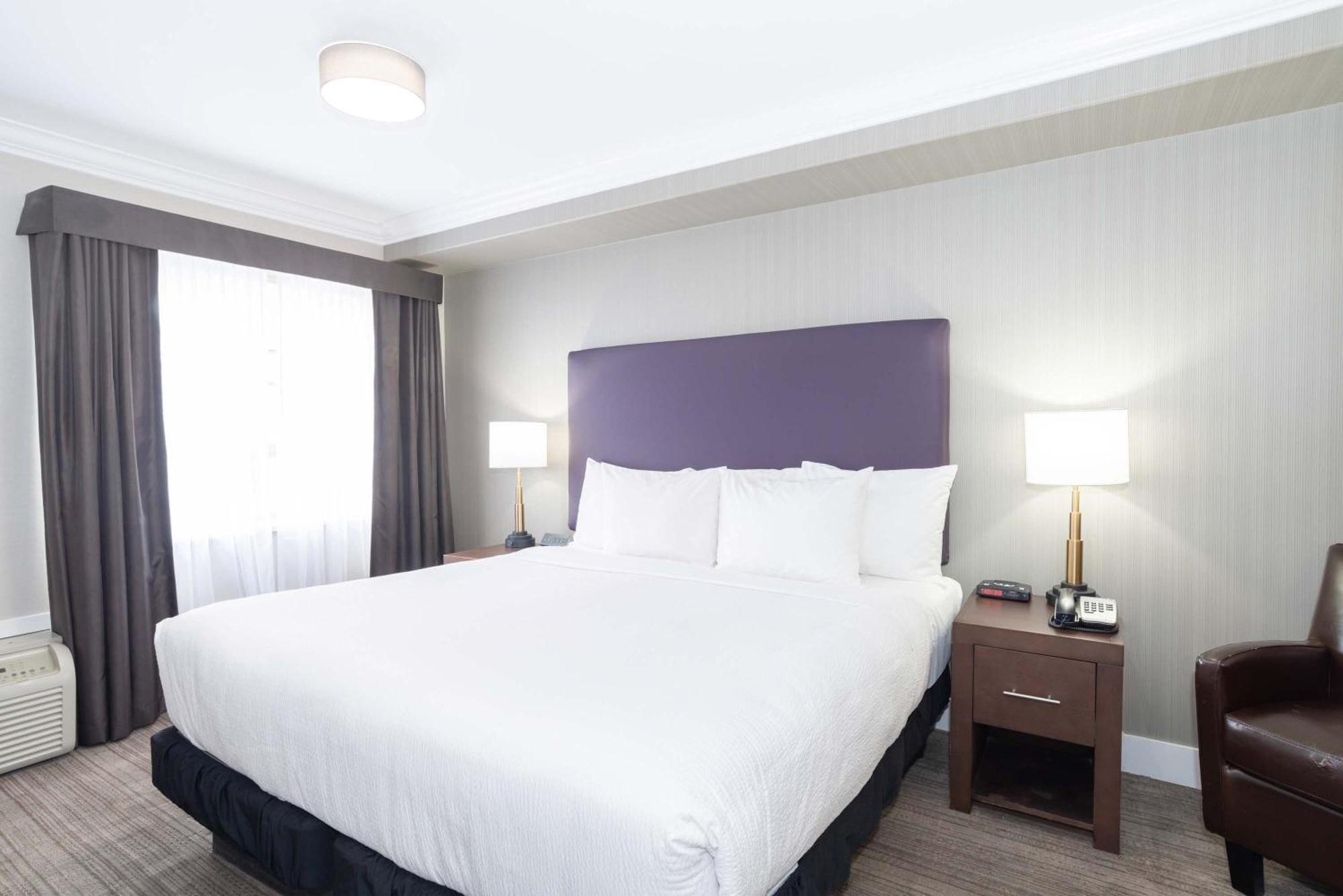 Sandman Hotel And Suites Abbotsford Exterior foto